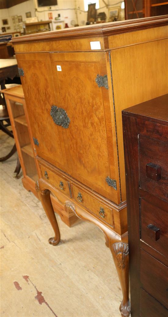 Walnut cocktail cabinet(-)